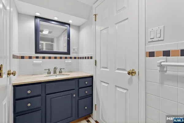 $1,798,000 | 20 Parkview Drive, Millburn, NJ 07041