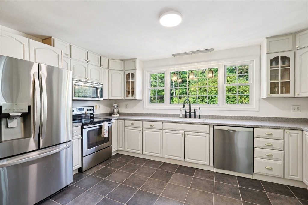 63 County Road East Freetown, MA 02717 - Photo 8 of 42 Gallery Image 8
