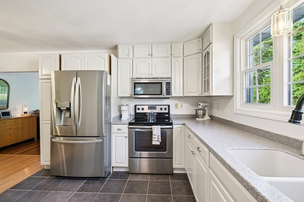 63 County Road East Freetown, MA 02717 - Photo 10 of 42 Gallery Image 10