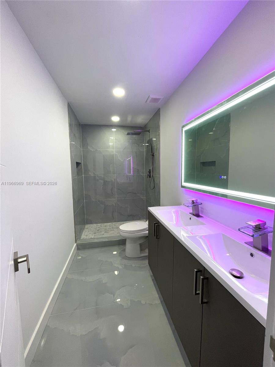 860 Southeast 9th Court Hialeah, FL 33010 - Photo 12 of 27