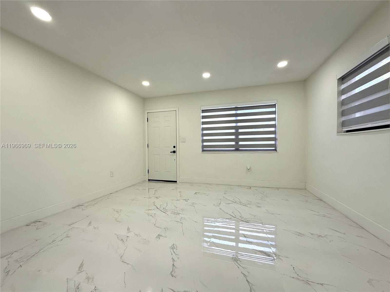 860 Southeast 9th Court Hialeah, FL 33010 - Photo 16 of 27