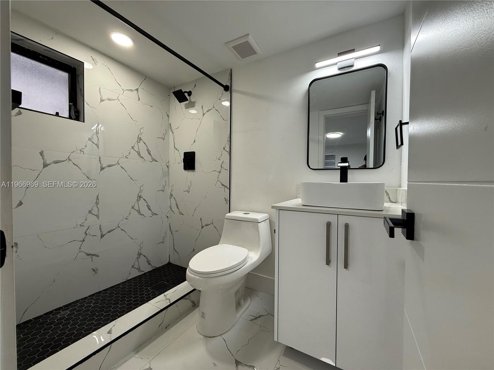 860 Southeast 9th Court Hialeah, FL 33010 - Photo 21 of 27