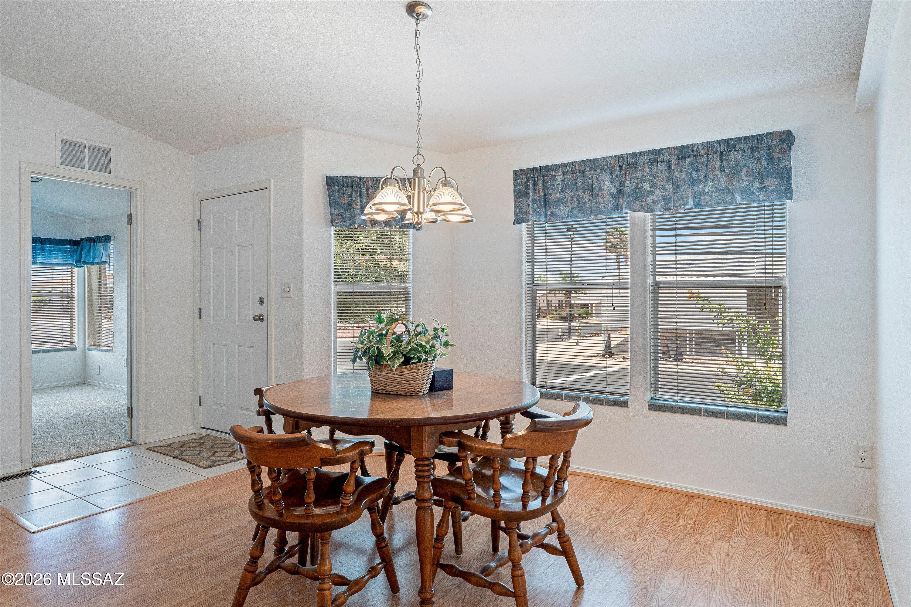 8401 South Kolb Road, Unit 524 Tucson, AZ 85756 - Photo 5 of 31 Dining Area
