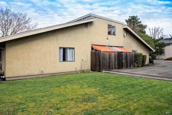 $1,100,000 | 1269-1281 Southwest Boulevard, Rohnert Park, CA 94928