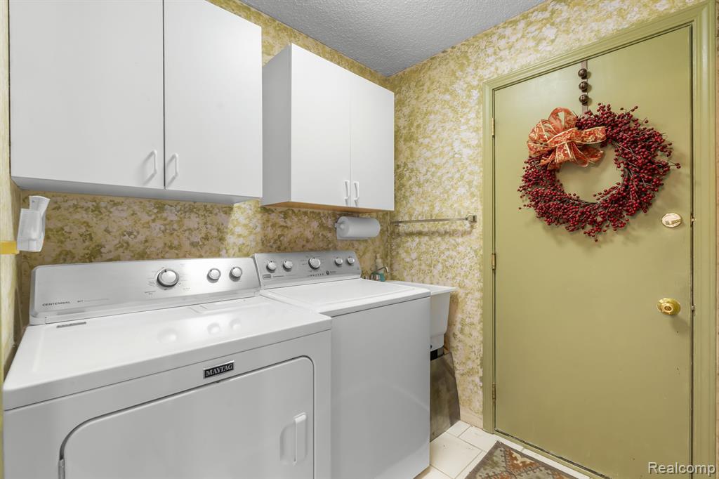 22340 River Ridge Trail Farmington Hills, MI 48335 - Photo 23 of 32