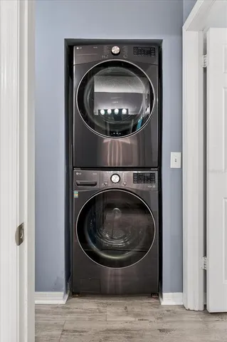 a car parked in front of white house