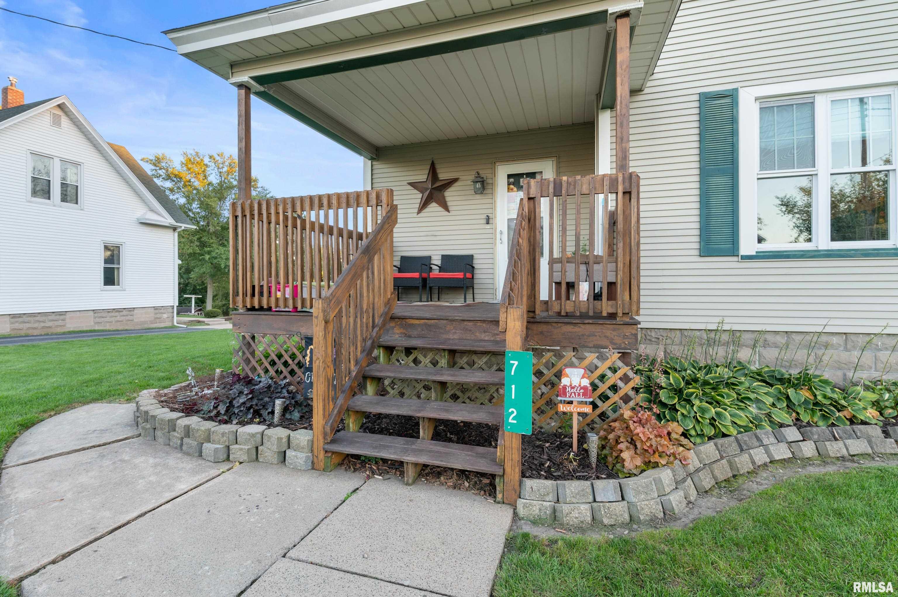 712 Edgington Street Reynolds, IL 61279 - Photo 2 of 24 Gallery Image 2