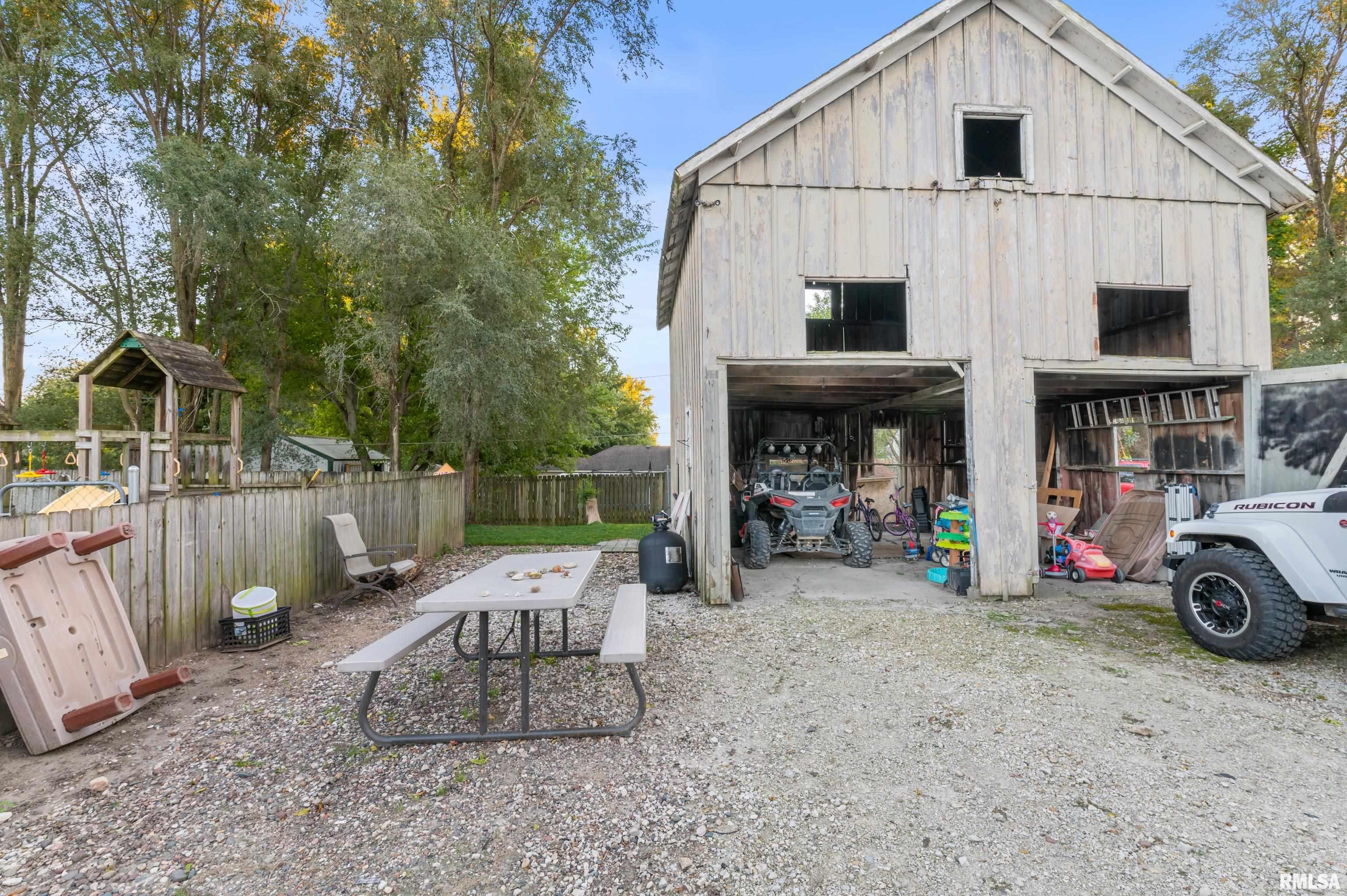712 Edgington Street Reynolds, IL 61279 - Photo 4 of 24 Gallery Image 4