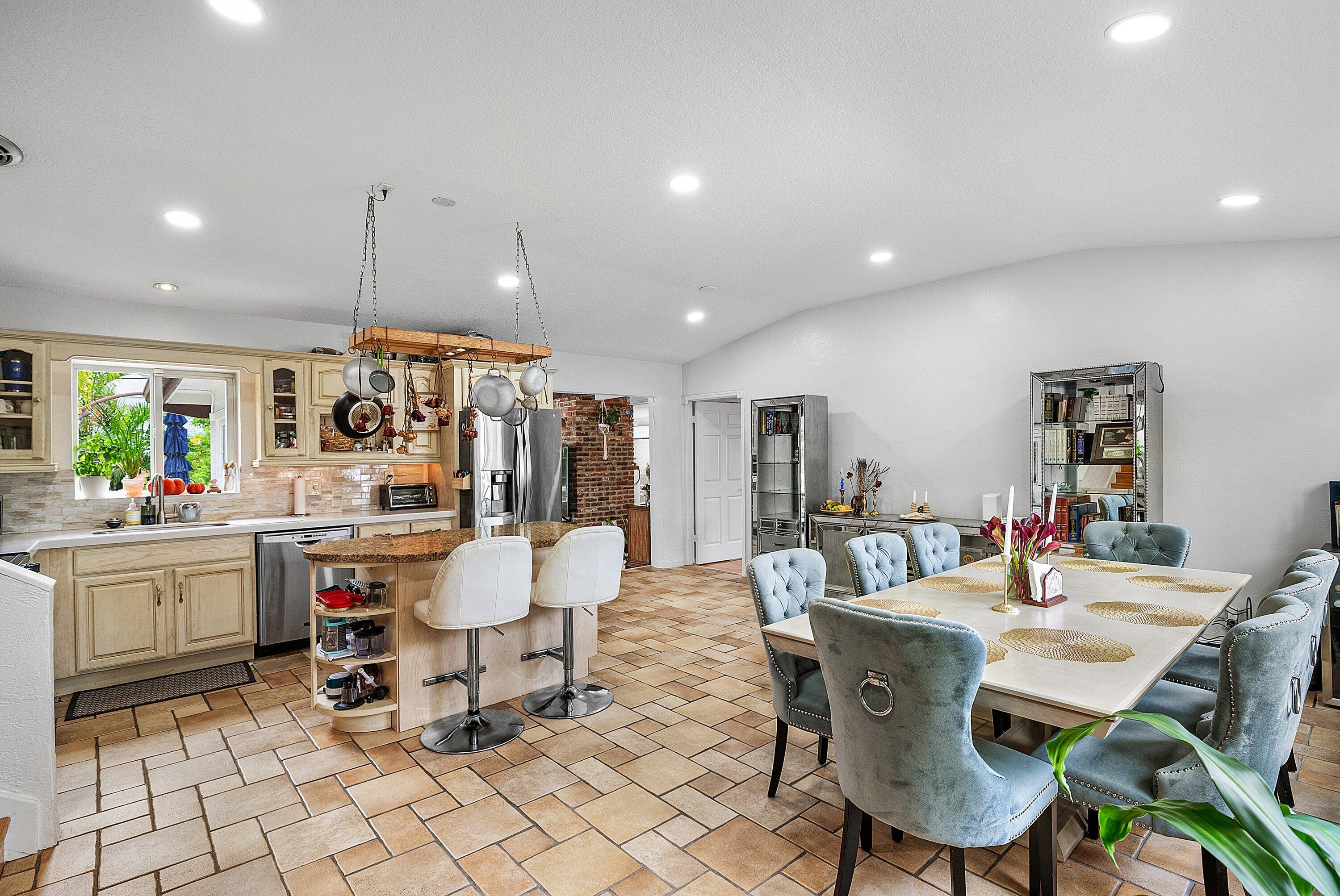 1290 Northeast 4th Avenue Boca Raton, FL 33432 - Photo 4 of 27 006-1290Northeast4thAvenue-BocaRaton-FL-
