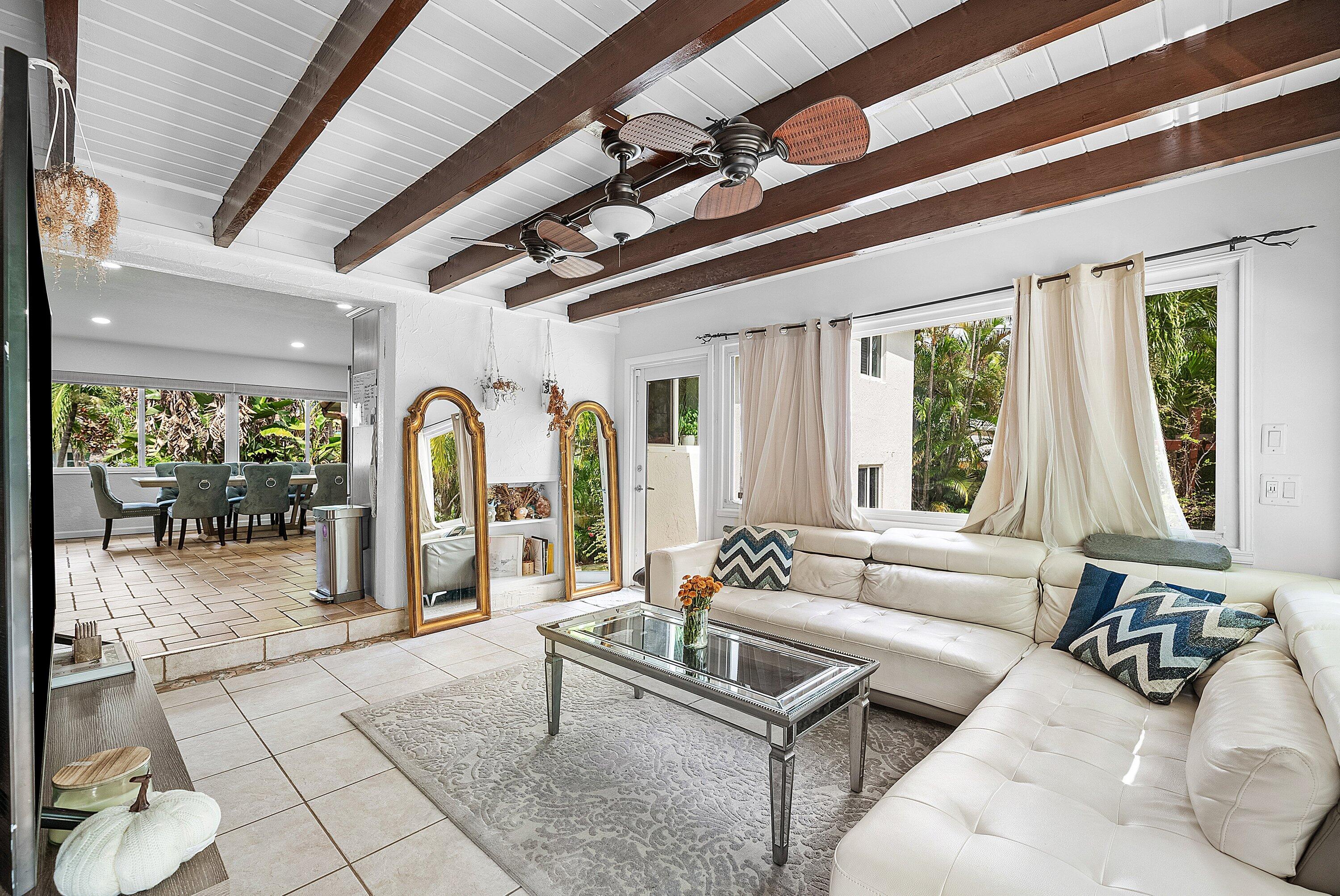 1290 Northeast 4th Avenue Boca Raton, FL 33432 - Photo 9 of 27 017-1290Northeast4thAvenue-BocaRaton-FL-