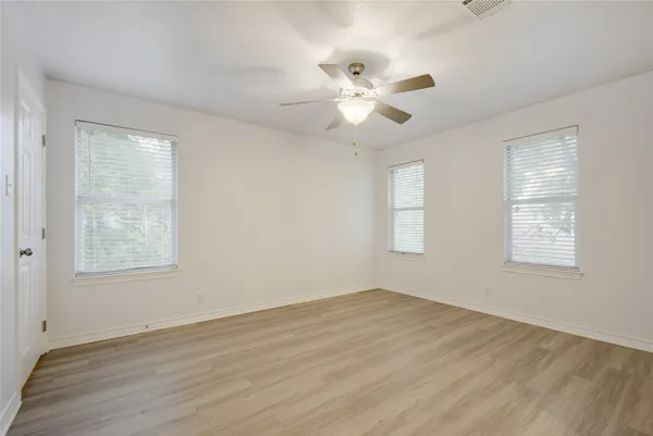 $2,695 | 2933 East Martin Luther King Jr Boulevard, Unit B, Austin, TX 78702