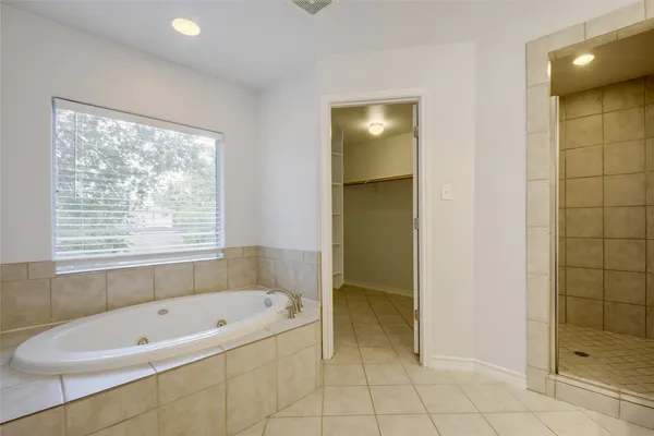 $2,695 | 2933 East Martin Luther King Jr Boulevard, Unit B, Austin, TX 78702