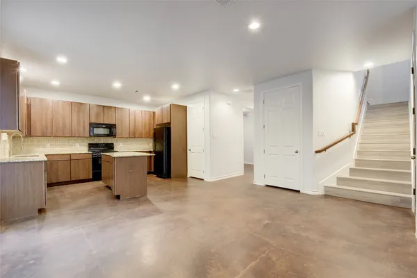 $2,695 | 2933 East Martin Luther King Jr Boulevard, Unit B, Austin, TX 78702