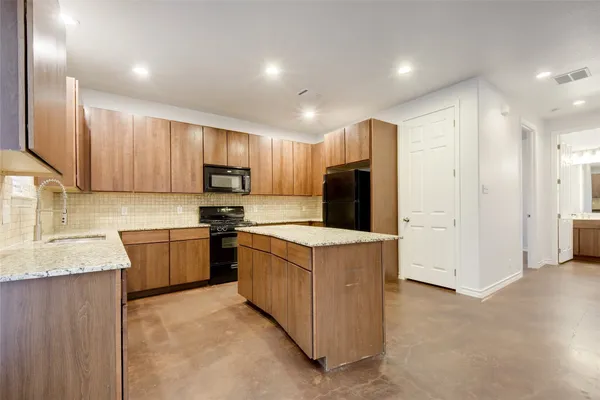 $2,695 | 2933 East Martin Luther King Jr Boulevard, Unit B, Austin, TX 78702