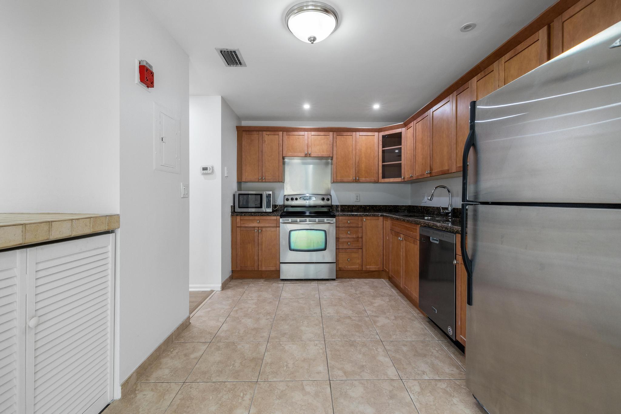 6503 Via Regina Boca Raton, FL 33433 - Photo 13 of 29 Kitchen View