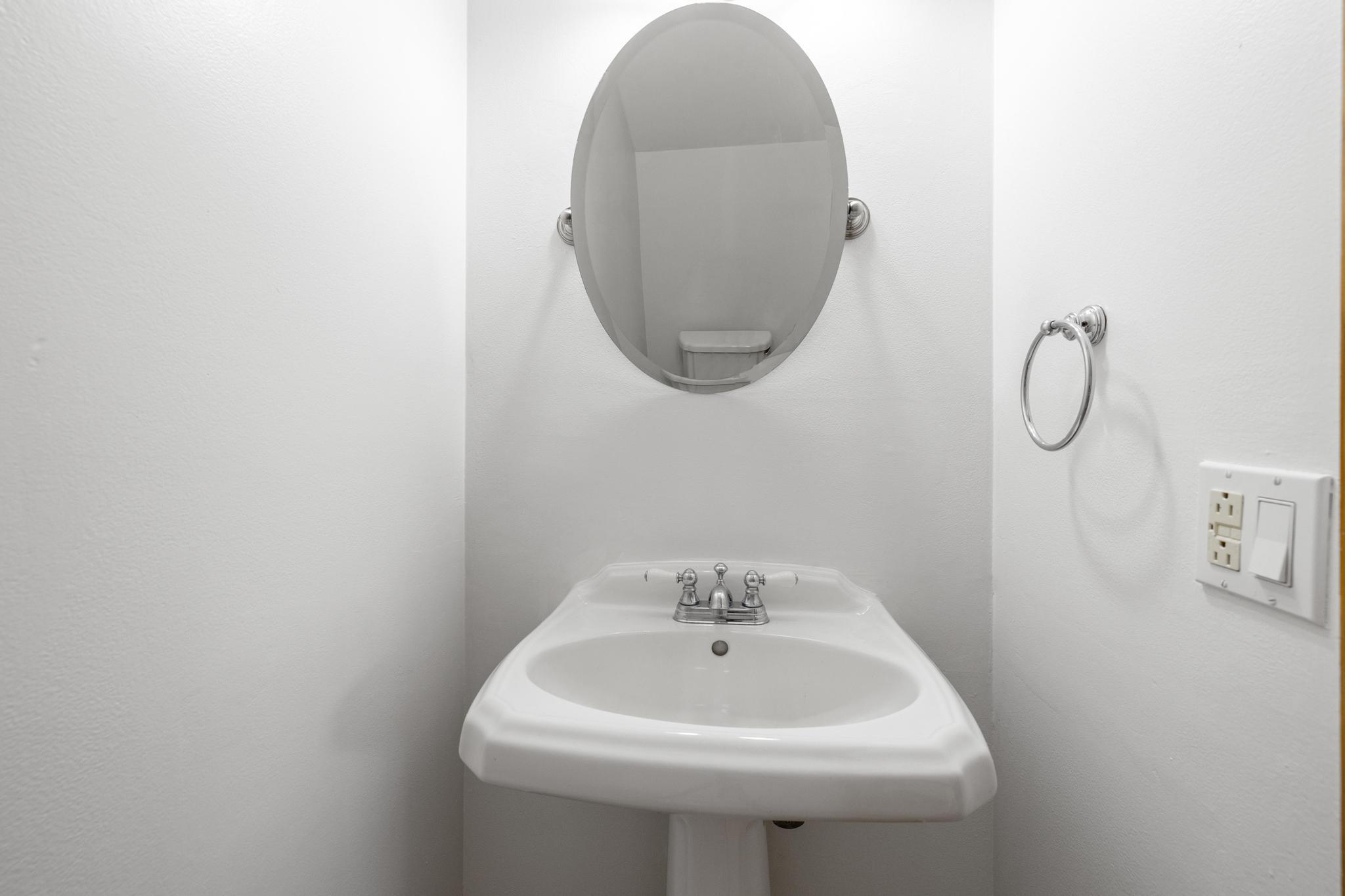 6503 Via Regina Boca Raton, FL 33433 - Photo 20 of 29 Powder Room