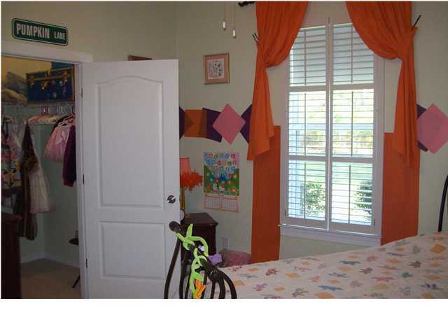 2572 Richardson Road Crestview, FL 32539 - Photo 14 of 24 a room that has a bed and a window
