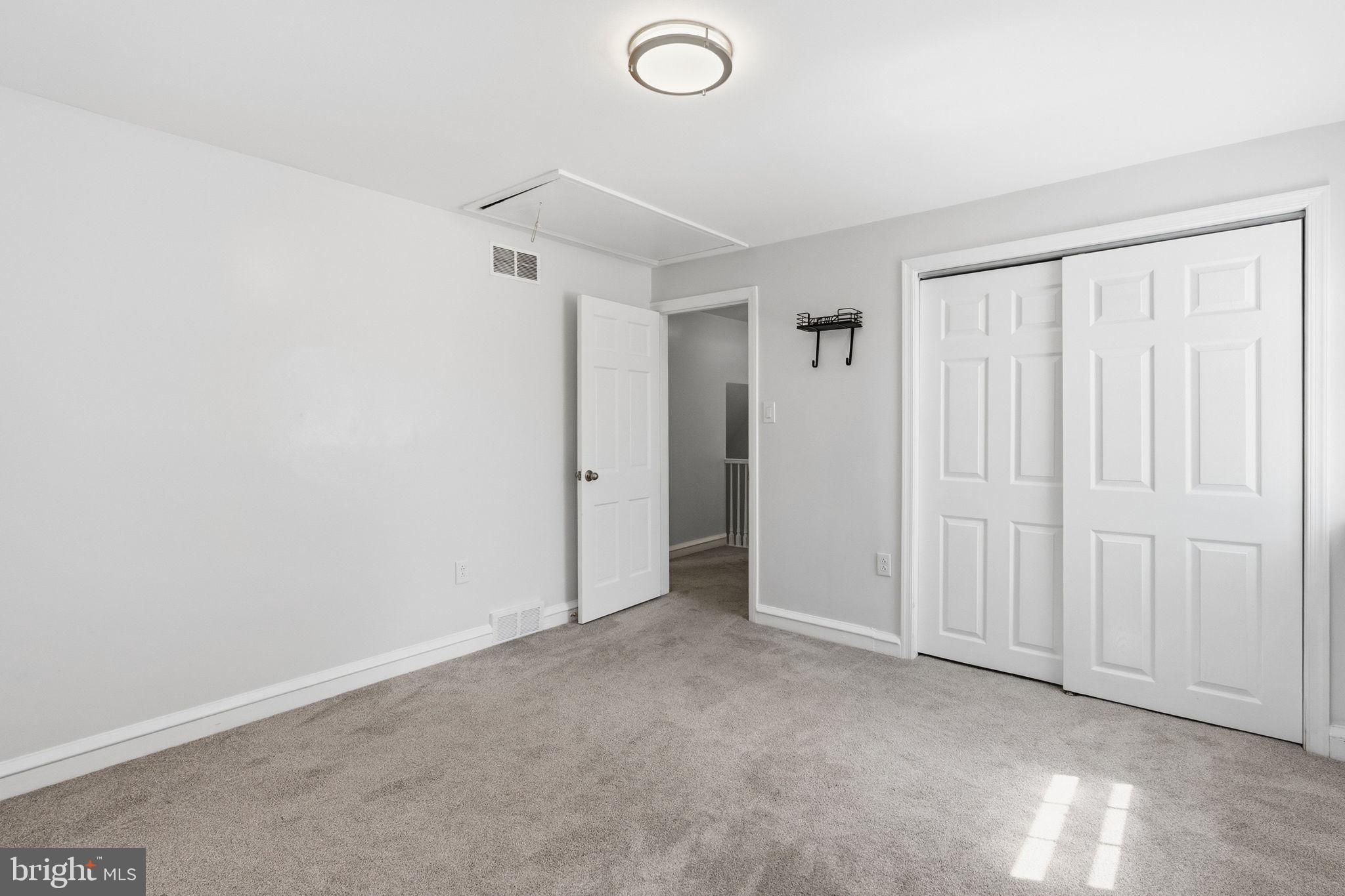 525 Broadview Road Upper Darby, PA 19082 - Photo 29 of 43 Bedroom