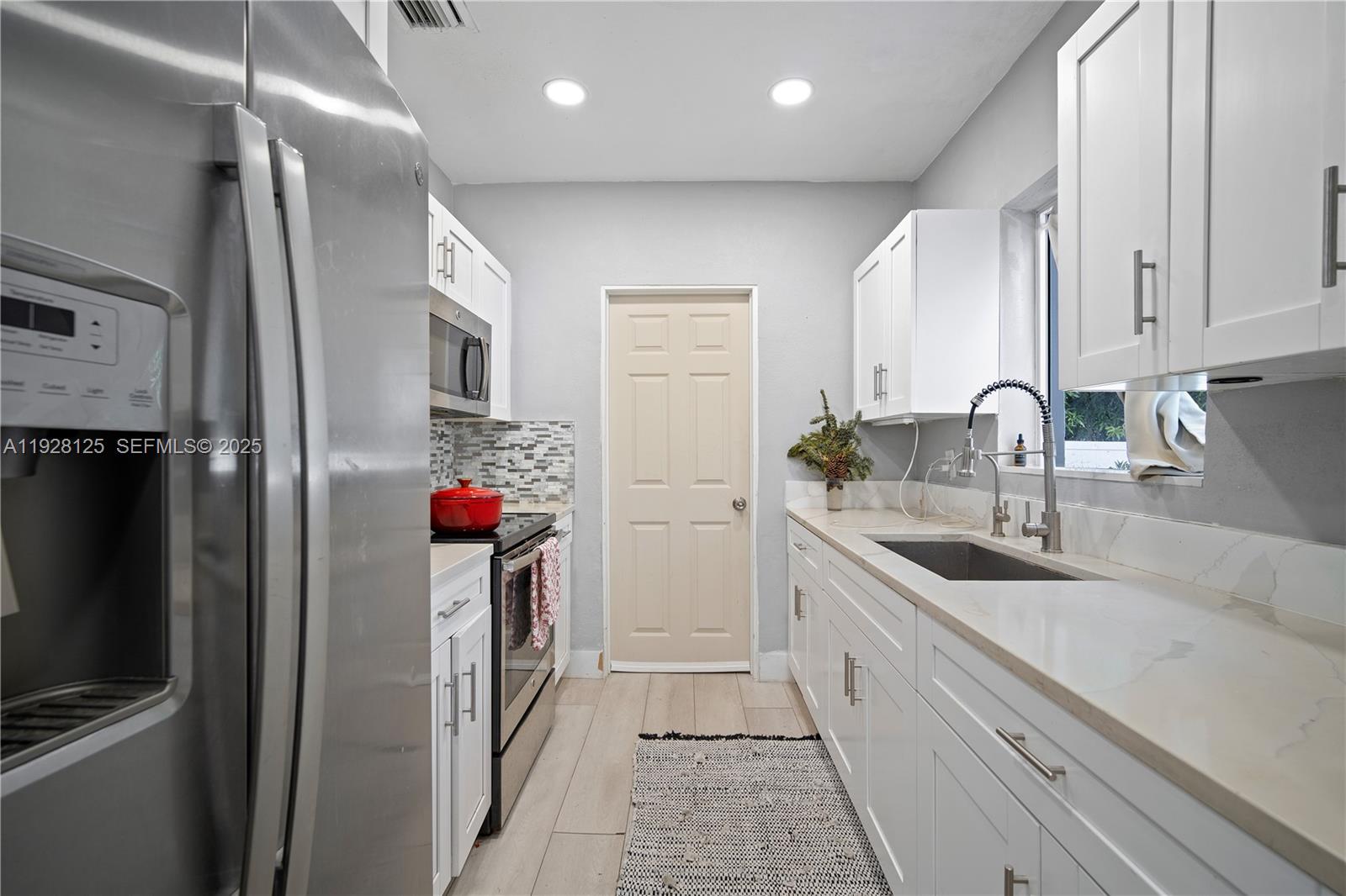 16101 Northeast 11th Avenue North Miami Beach, FL 33162 - Photo 12 of 39