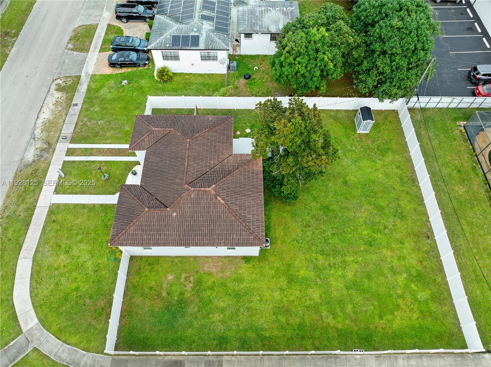 16101 Northeast 11th Avenue North Miami Beach, FL 33162 - Photo 36 of 39