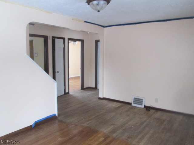 2130 Green Road Cleveland, OH 44121 - Photo 2 of 8