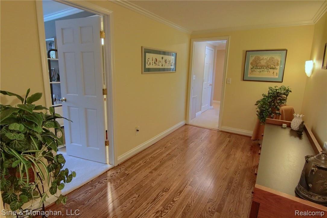 245 Vendome Road Grosse Pointe, MI 48236 - Photo 31 of 42 33-2nd Floor Hallway.jpg