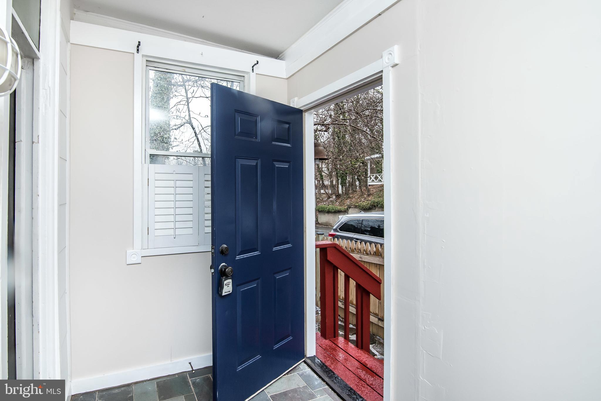 5716 Falls Road Baltimore, MD 21209 - Photo 4 of 44 Entry