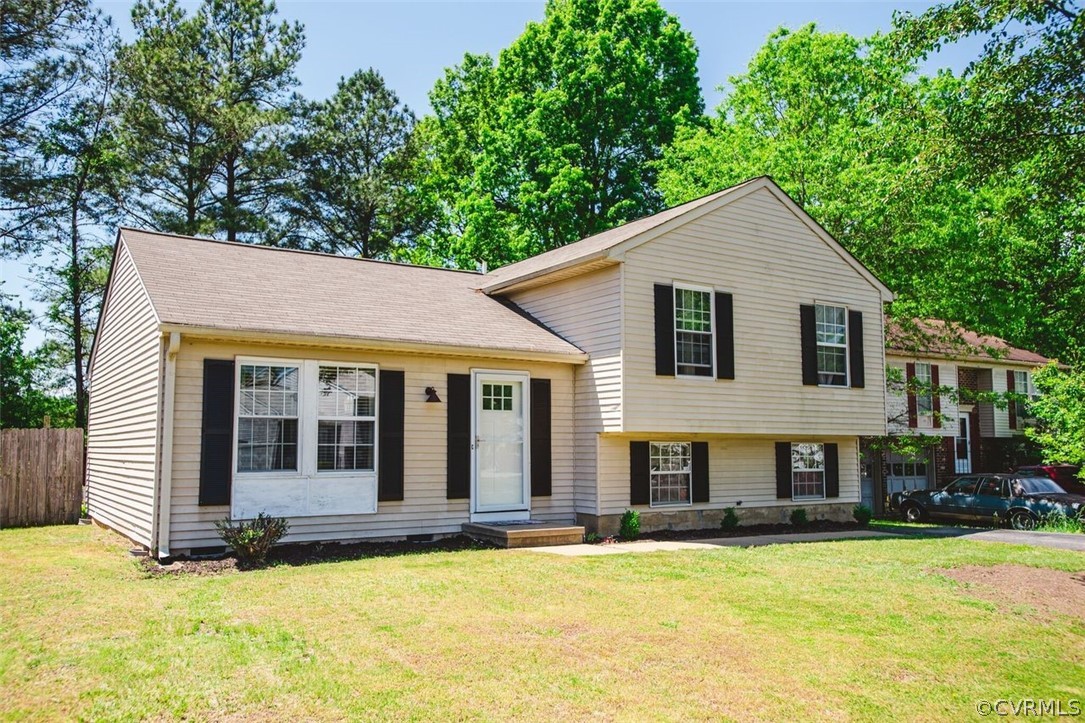 8510 Middle Loop North Chesterfield, VA 23235 - Photo 3 of 28 Gallery Image 3