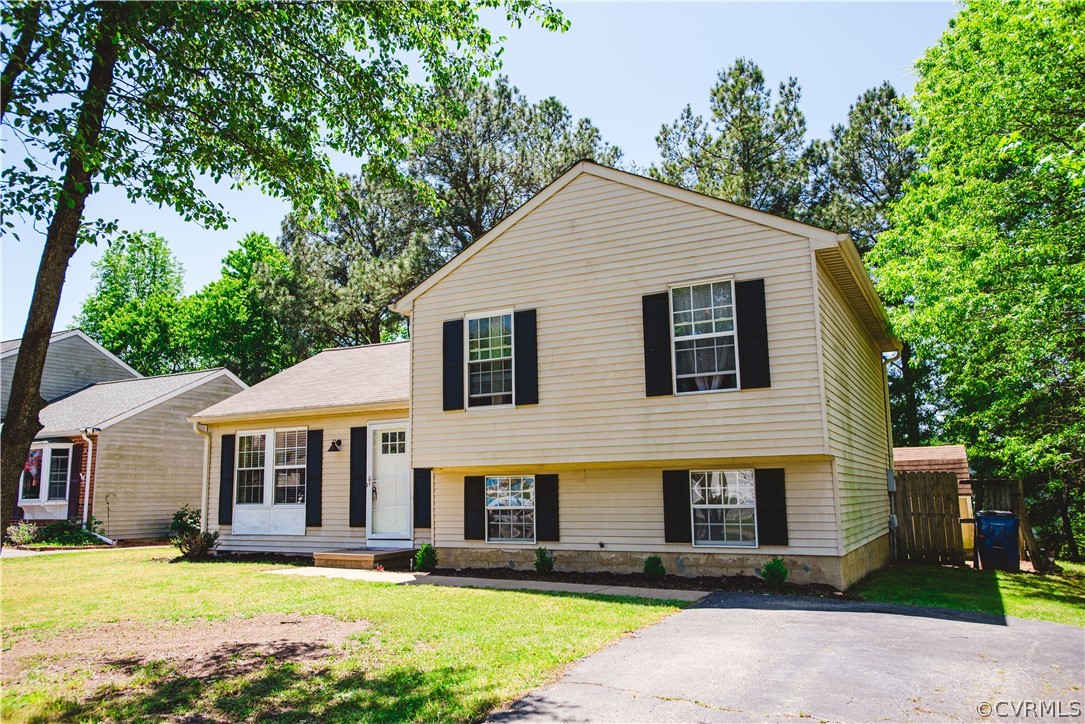 8510 Middle Loop North Chesterfield, VA 23235 - Photo 4 of 28 Gallery Image 4