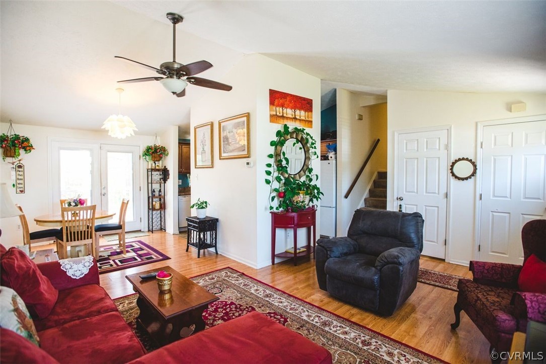 8510 Middle Loop North Chesterfield, VA 23235 - Photo 7 of 28 Gallery Image 7