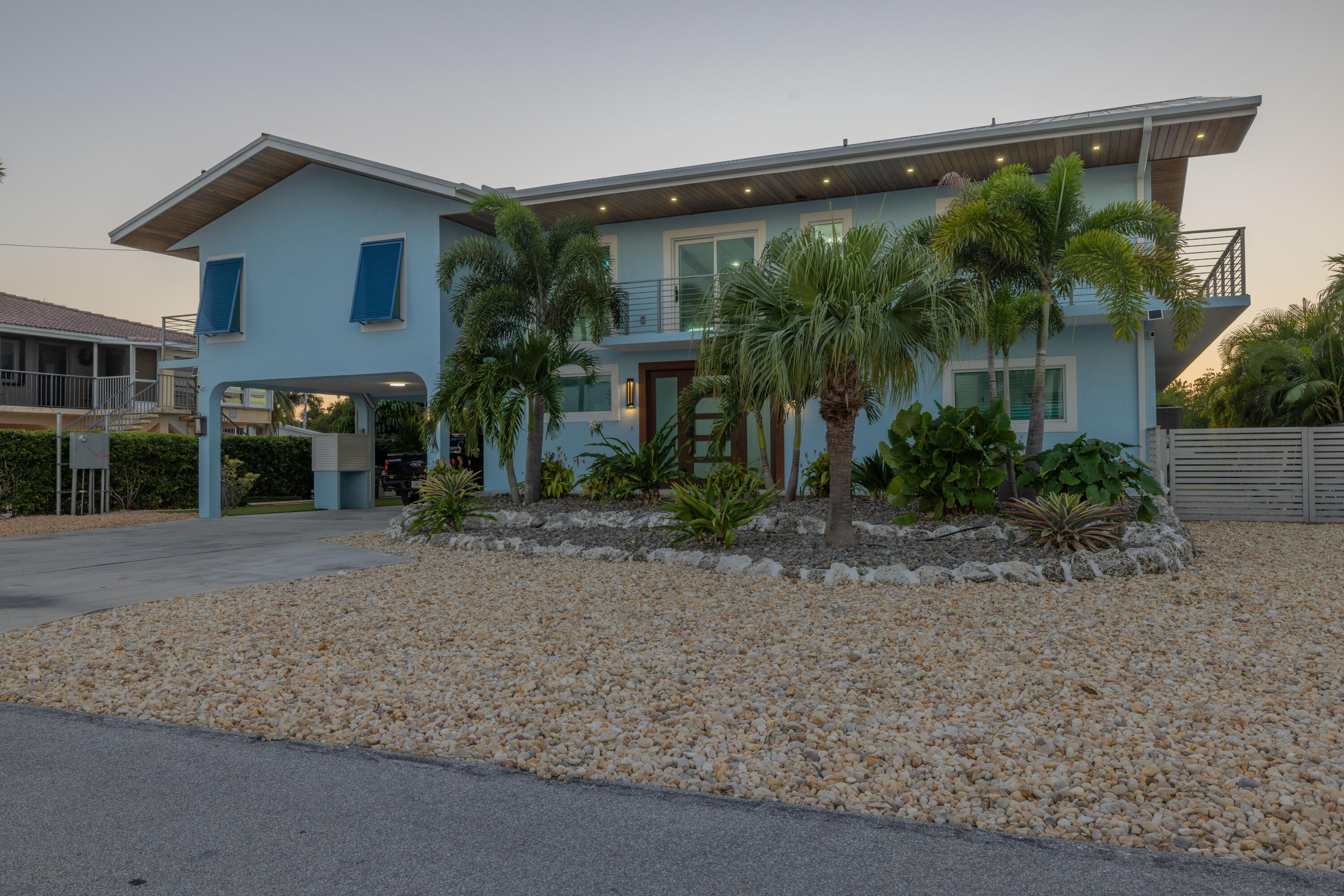 241 12th Street Key Colony Beach, FL 33051 - Photo 4 of 74 Sunset Front
