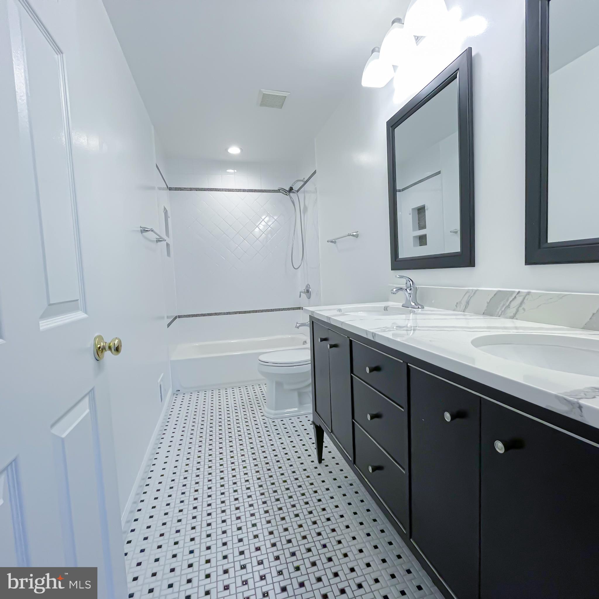 8040 Rocky Run Road Gainesville, VA 20155 - Photo 38 of 66 FULL BATH ROOM