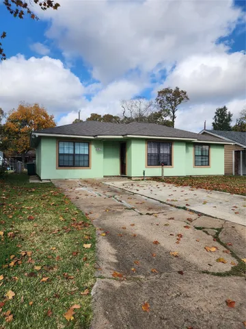 $1,500 | 2413 Huntington Drive, Pasadena, TX 77506