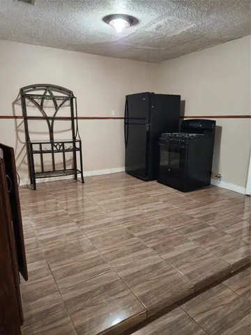 $1,500 | 2413 Huntington Drive, Pasadena, TX 77506