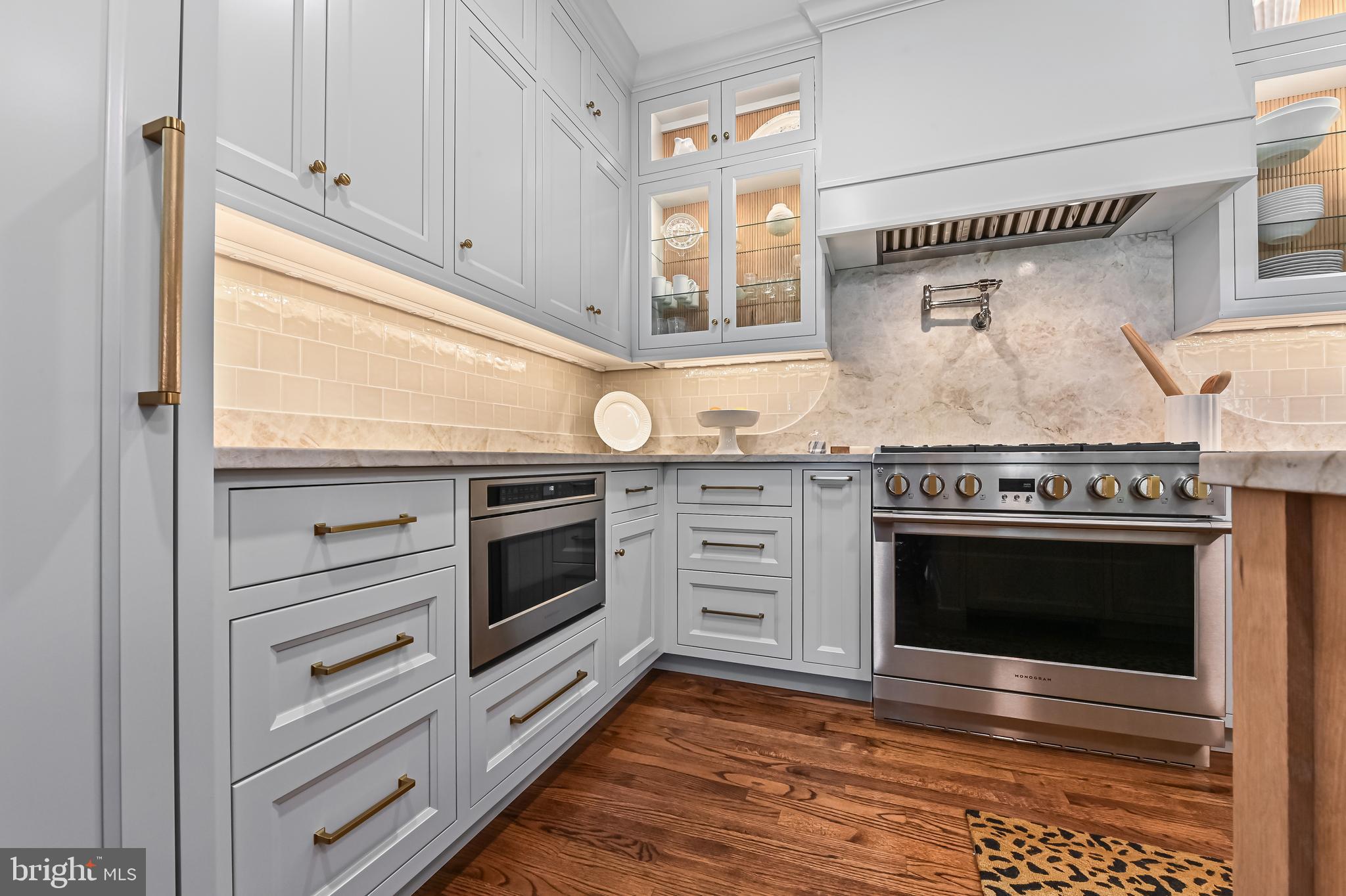 3303 Hidden River View Road Annapolis, MD 21403 - Photo 7 of 78 Custom white oak cabinetry& GE Monogram appliances