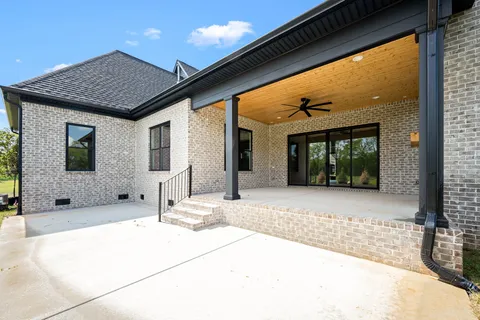 a view of a yard with an trees