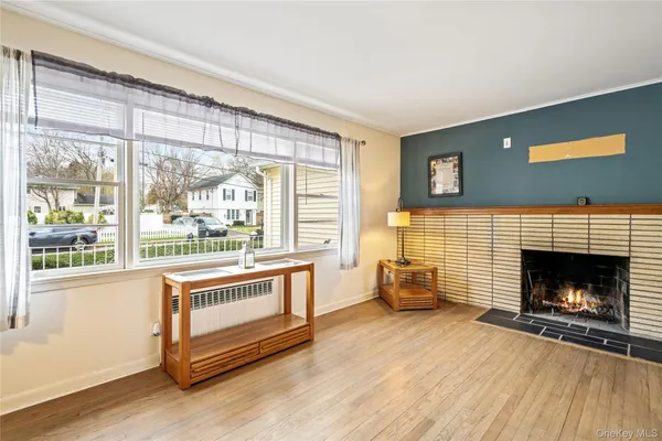 $599,999 | 307 6th Avenue, St. James, NY 11780