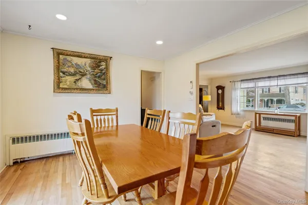 $599,999 | 307 6th Avenue, St. James, NY 11780