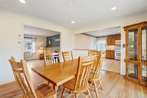 $599,999 | 307 6th Avenue, St. James, NY 11780