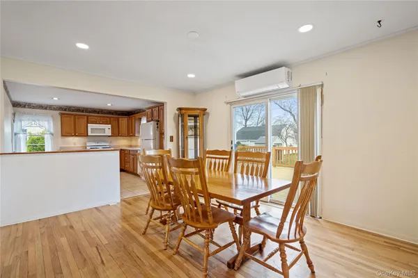 $599,999 | 307 6th Avenue, St. James, NY 11780