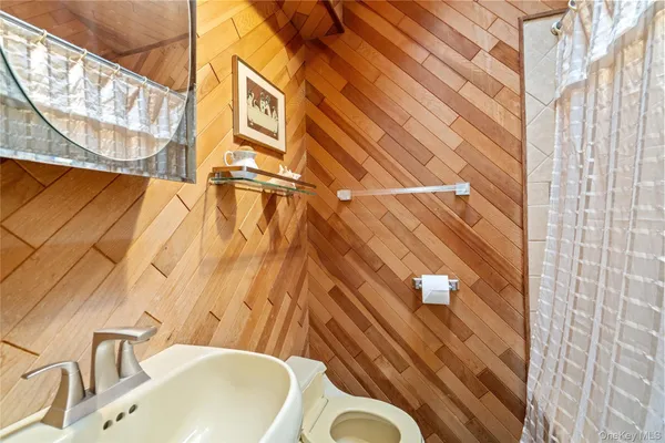 $599,999 | 307 6th Avenue, St. James, NY 11780