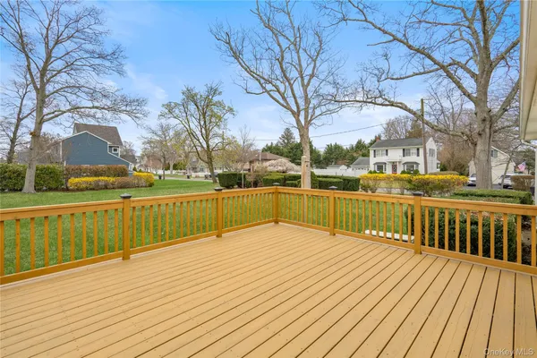 $599,999 | 307 6th Avenue, St. James, NY 11780