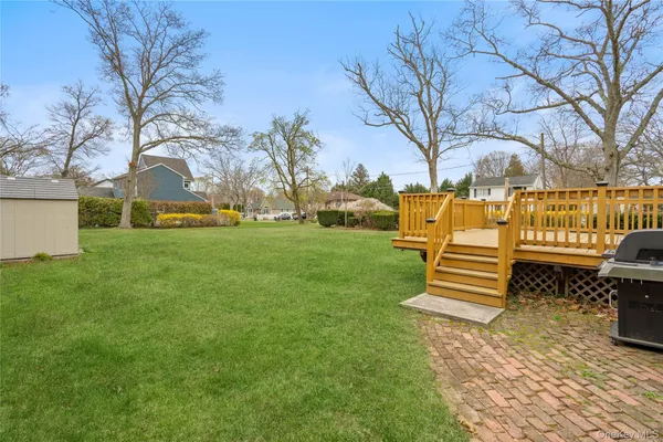 $599,999 | 307 6th Avenue, St. James, NY 11780