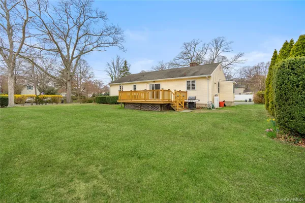 $599,999 | 307 6th Avenue, St. James, NY 11780