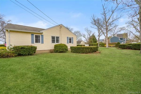 $599,999 | 307 6th Avenue, St. James, NY 11780