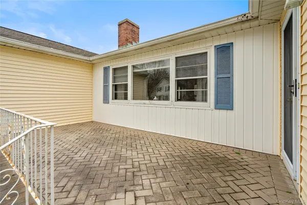 $599,999 | 307 6th Avenue, St. James, NY 11780