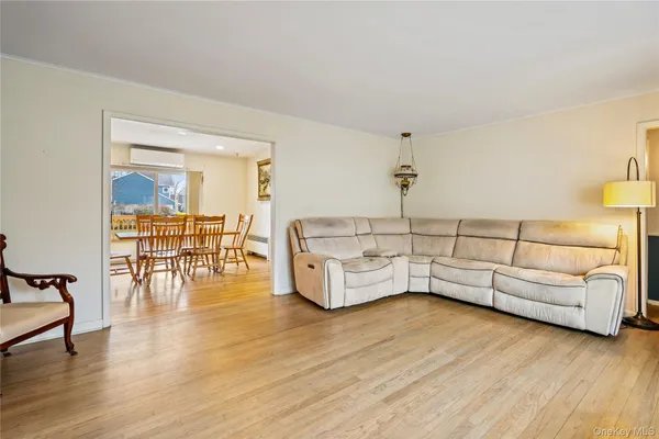 $599,999 | 307 6th Avenue, St. James, NY 11780