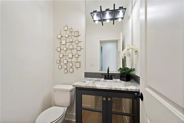 $942,620 | 4921 Northwest 70th Terrace, Kansas City, MO 64151