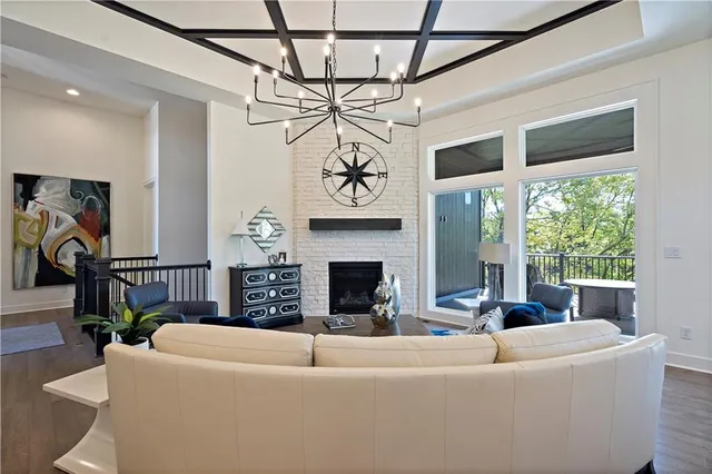 $942,620 | 4921 Northwest 70th Terrace, Kansas City, MO 64151