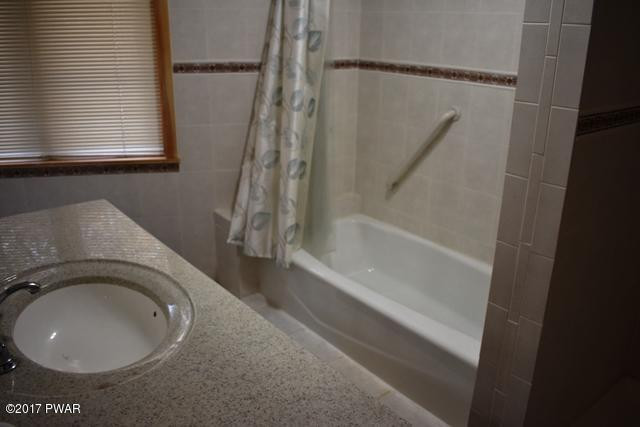 120 Canterbury Road Bushkill, PA 18324 - Photo 16 of 59 master bath